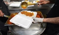 شرایط بهداشتی توزیع نذورات و اطعام دهی در مراسم عزاداری محرم و صفر 